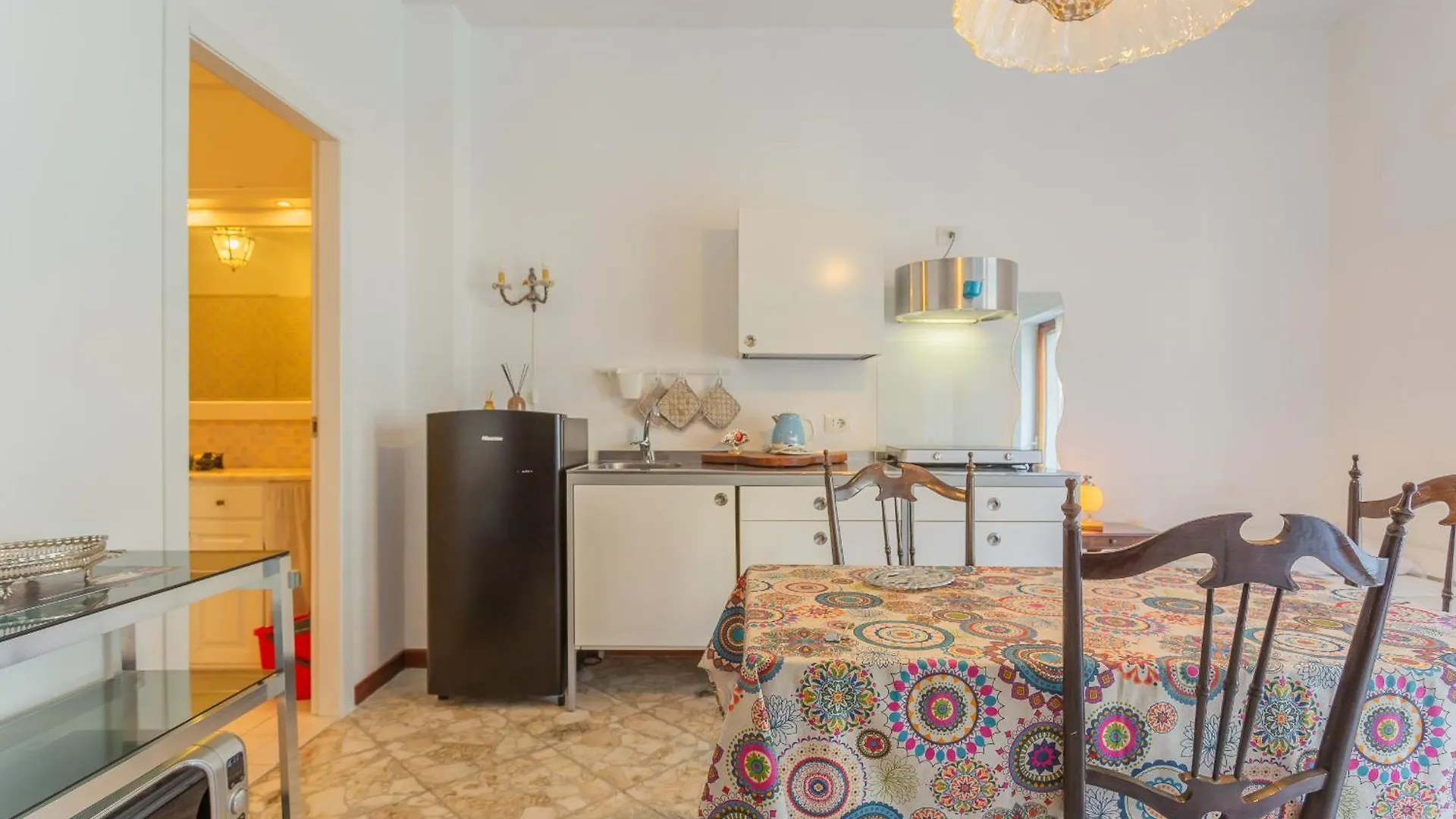 Golden And Silver Apartments By Wonderful Italy Bari 0*,  Italy