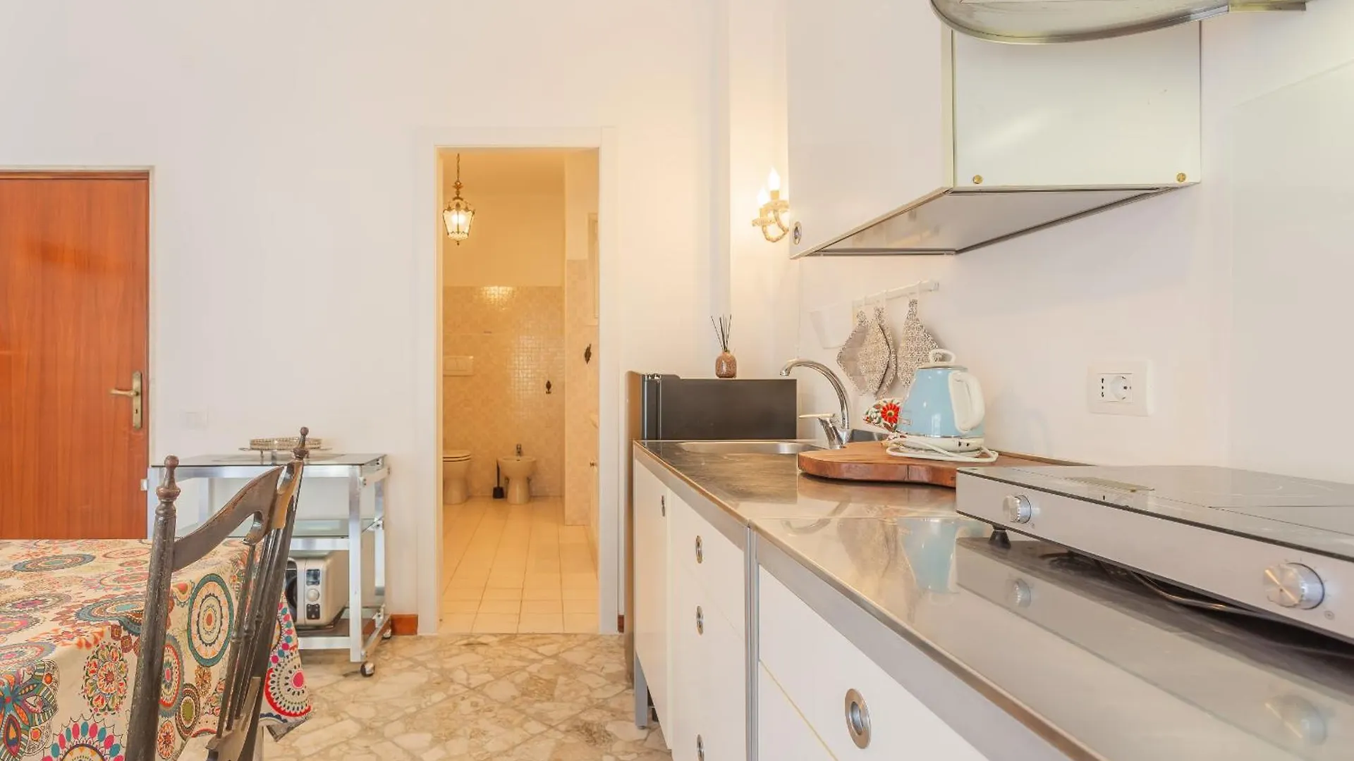 Golden And Silver Apartments By Wonderful Italy Bari 0*,